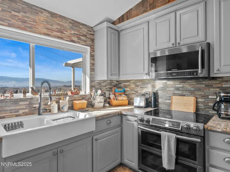 1733 Golddust, Sparks, Nevada 89436, 4 Bedrooms Bedrooms, ,3 BathroomsBathrooms,Residential,Residential,Golddust,260000137