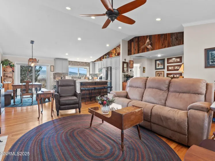 1733 Golddust, Sparks, Nevada 89436, 4 Bedrooms Bedrooms, ,3 BathroomsBathrooms,Residential,Residential,Golddust,260000137