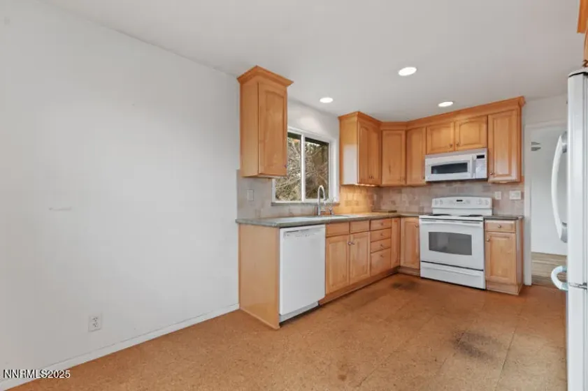 1606 Knoll, Reno, Nevada 89509, 3 Bedrooms Bedrooms, ,2 BathroomsBathrooms,Residential,Residential,Knoll,260000138