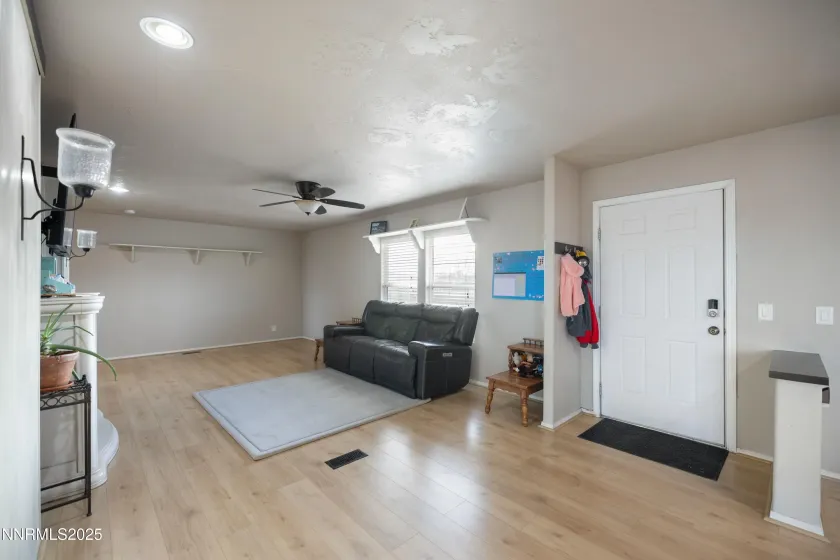 5700 Apache, Stagecoach, Nevada 89429, 4 Bedrooms Bedrooms, ,2 BathroomsBathrooms,Residential,Residential,Apache,260000142