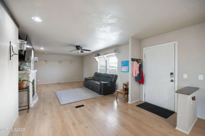 5700 Apache, Stagecoach, Nevada 89429, 4 Bedrooms Bedrooms, ,2 BathroomsBathrooms,Residential,Residential,Apache,260000142