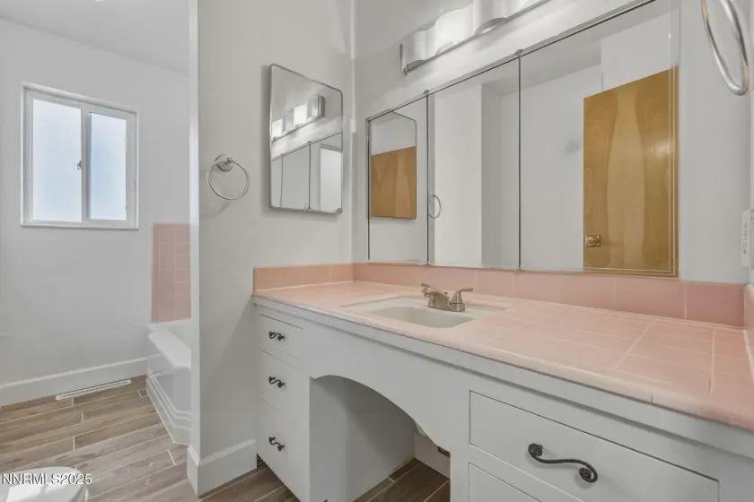 2050 Humboldt, Reno, Nevada 89509, 4 Bedrooms Bedrooms, ,3 BathroomsBathrooms,Residential,Residential,Humboldt,260000159