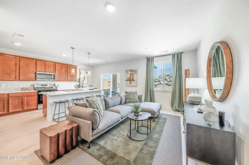 725 Sun Mesa, Sun Valley, Nevada 89433, 3 Bedrooms Bedrooms, ,2 BathroomsBathrooms,Residential,Residential,Sun Mesa,260000166