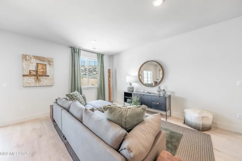 725 Sun Mesa, Sun Valley, Nevada 89433, 3 Bedrooms Bedrooms, ,2 BathroomsBathrooms,Residential,Residential,Sun Mesa,260000166