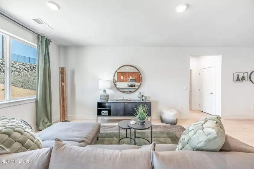 725 Sun Mesa, Sun Valley, Nevada 89433, 3 Bedrooms Bedrooms, ,2 BathroomsBathrooms,Residential,Residential,Sun Mesa,260000166