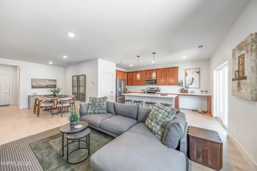 725 Sun Mesa, Sun Valley, Nevada 89433, 3 Bedrooms Bedrooms, ,2 BathroomsBathrooms,Residential,Residential,Sun Mesa,260000166