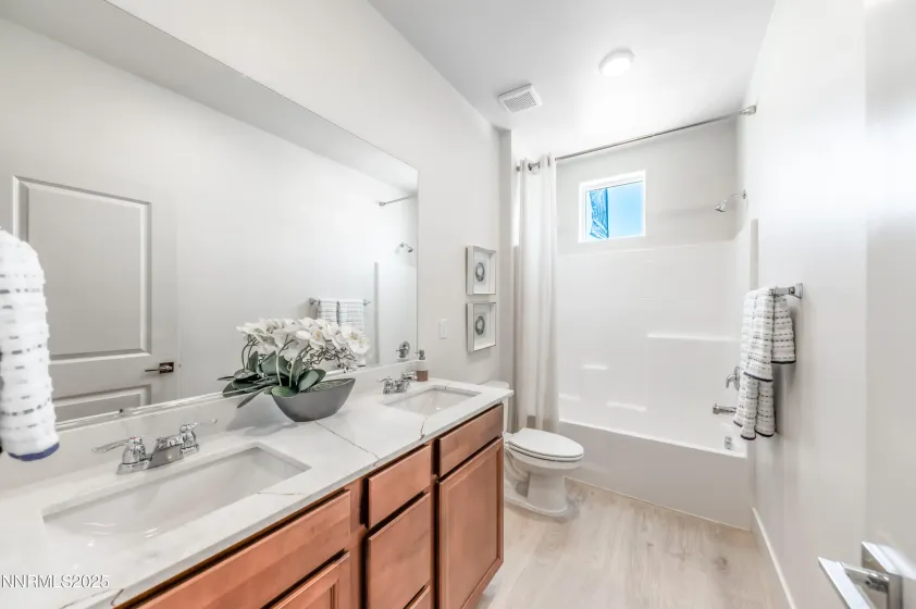 725 Sun Mesa, Sun Valley, Nevada 89433, 3 Bedrooms Bedrooms, ,2 BathroomsBathrooms,Residential,Residential,Sun Mesa,260000166