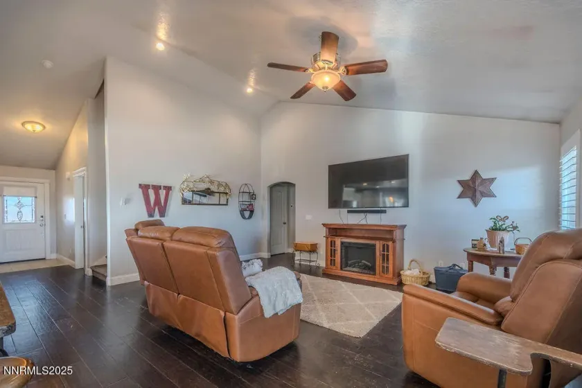 314 Bens, Fernley, Nevada 89408, 4 Bedrooms Bedrooms, ,2 BathroomsBathrooms,Residential,Residential,Bens,260000178