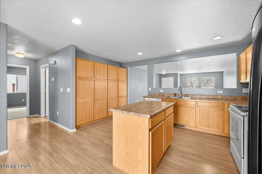 7771 Mariner Cove, Reno, Nevada 89506, 3 Bedrooms Bedrooms, ,2 BathroomsBathrooms,Residential,Residential,Mariner Cove,260000179