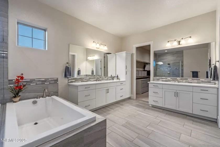 3684 Pinot Grigio, Reno, Nevada 89509, 3 Bedrooms Bedrooms, ,4 BathroomsBathrooms,Residential,Residential,Pinot Grigio,260000187