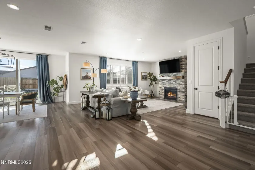 1791 Gold Feldspar, Sparks, Nevada 89436, 5 Bedrooms Bedrooms, ,4 BathroomsBathrooms,Residential,Residential,Gold Feldspar,260000188