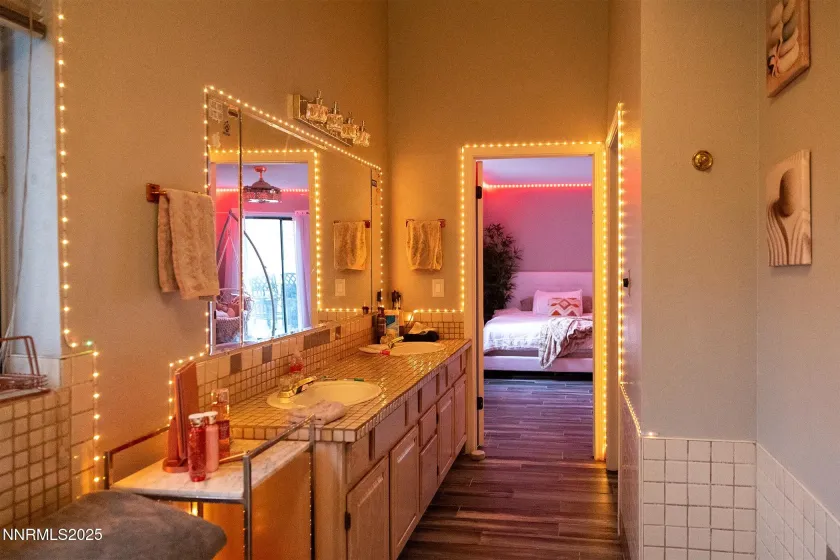 2555 Camelot, Reno, Nevada 89509, 5 Bedrooms Bedrooms, ,5 BathroomsBathrooms,Residential,Residential,Camelot,260000205