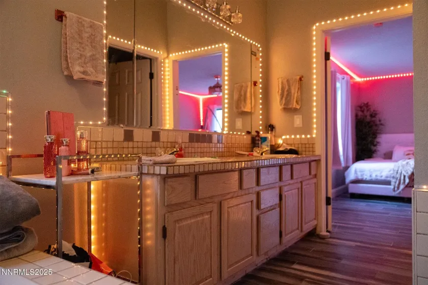 2555 Camelot, Reno, Nevada 89509, 5 Bedrooms Bedrooms, ,5 BathroomsBathrooms,Residential,Residential,Camelot,260000205