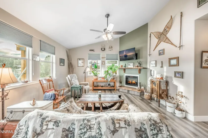 2486 Cartwright, Reno, Nevada 89521, 3 Bedrooms Bedrooms, ,2 BathroomsBathrooms,Residential,Residential,Cartwright,260000212