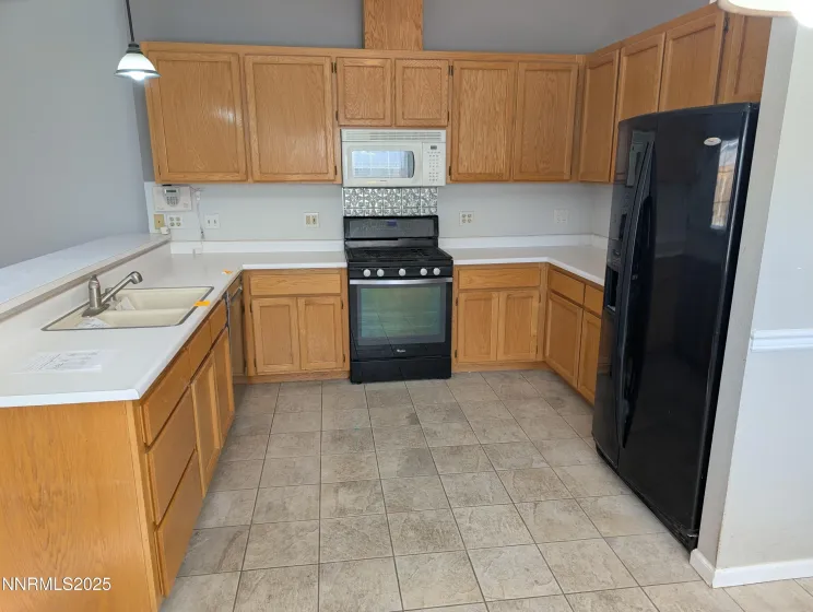 502 Yellow Jacket, Dayton, Nevada 89403, 3 Bedrooms Bedrooms, ,2 BathroomsBathrooms,Residential,Residential,Yellow Jacket,260000215