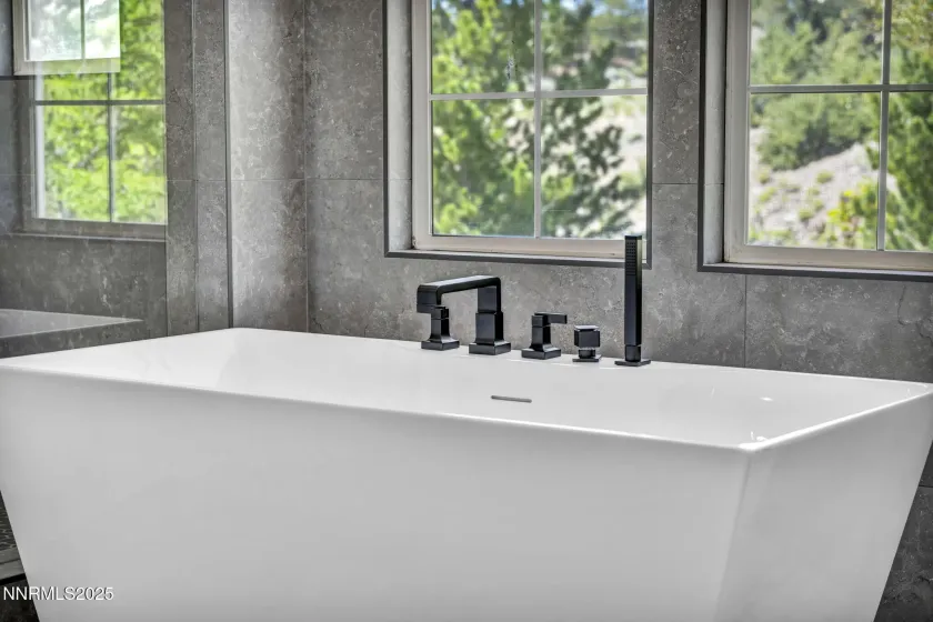 2965 Roundrock, Reno, Nevada 89511, 5 Bedrooms Bedrooms, ,4 BathroomsBathrooms,Residential,Residential,Roundrock,250050103