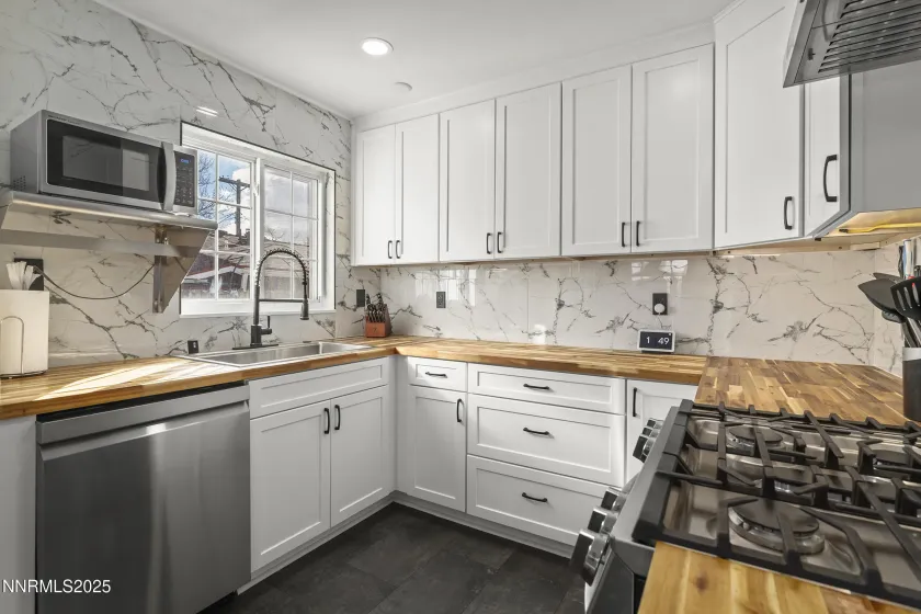 1920 Bonneville, Reno, Nevada 89503, 3 Bedrooms Bedrooms, ,1 BathroomBathrooms,Residential,Residential,Bonneville,260000222