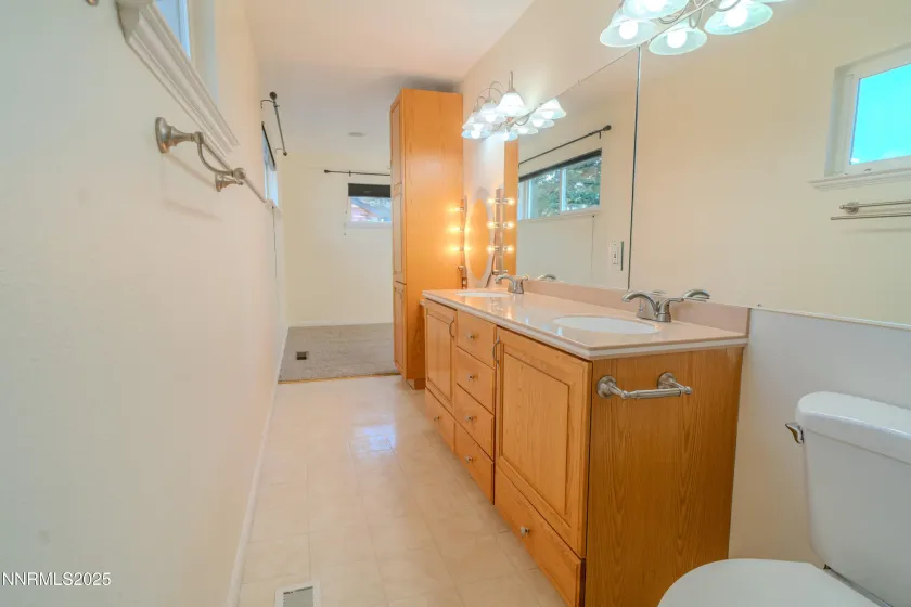 2668 Rodney, Reno, Nevada 89509, 5 Bedrooms Bedrooms, ,3 BathroomsBathrooms,Residential,Residential,Rodney,260000225