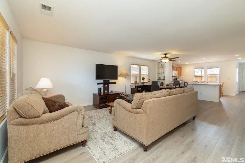 1419 Honey Locust, Gardnerville, Nevada 89410, 3 Bedrooms Bedrooms, ,2 BathroomsBathrooms,Residential,Residential,Honey Locust,260000229