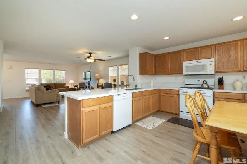 1419 Honey Locust, Gardnerville, Nevada 89410, 3 Bedrooms Bedrooms, ,2 BathroomsBathrooms,Residential,Residential,Honey Locust,260000229