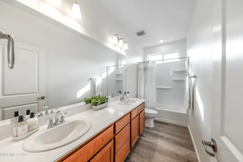 10376 Penasquitos, Spanish Springs, Nevada 89441, 4 Bedrooms Bedrooms, ,3 BathroomsBathrooms,Residential,Residential,Penasquitos,260000241