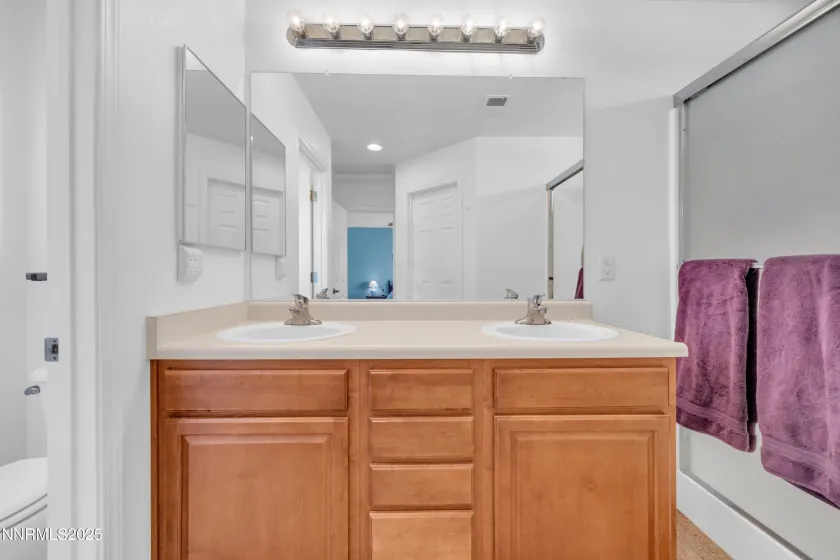 10060 Eagle Greens, Reno, Nevada 89521, 3 Bedrooms Bedrooms, ,3 BathroomsBathrooms,Residential,Residential,Eagle Greens,260000245