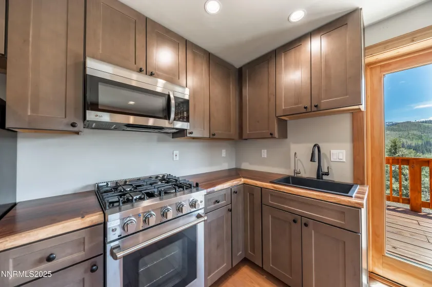 151 Silver Peak, Markleeville, California 96120, 4 Bedrooms Bedrooms, ,4 BathroomsBathrooms,Residential,Residential,Silver Peak,260000244