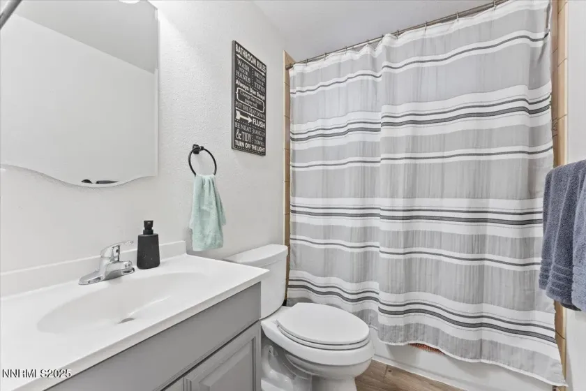 5490 Dolores, Sparks, Nevada 89436, 3 Bedrooms Bedrooms, ,2 BathroomsBathrooms,Residential,Residential,Dolores,260000246