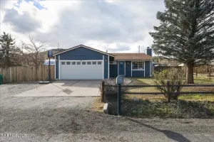 5490 Dolores, Sparks, Nevada 89436, 3 Bedrooms Bedrooms, ,2 BathroomsBathrooms,Residential,Residential,Dolores,260000246