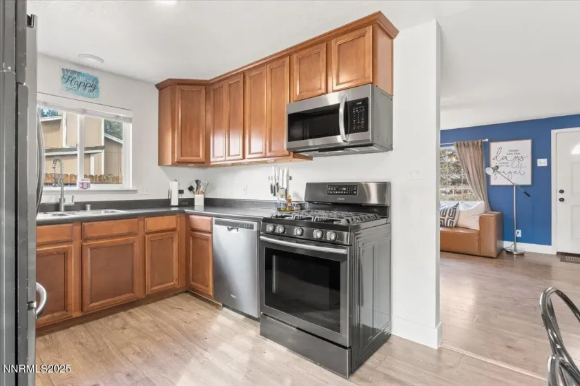 5490 Dolores, Sparks, Nevada 89436, 3 Bedrooms Bedrooms, ,2 BathroomsBathrooms,Residential,Residential,Dolores,260000246