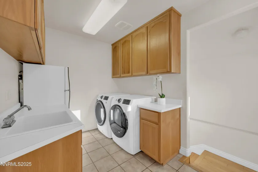 4454 Dant, Reno, Nevada 89509, 5 Bedrooms Bedrooms, ,4 BathroomsBathrooms,Residential,Residential,Dant,260000261