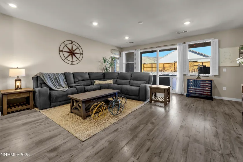 8377 Fenhollow, Verdi, Nevada 89439, 4 Bedrooms Bedrooms, ,3 BathroomsBathrooms,Residential,Residential,Fenhollow,260000230