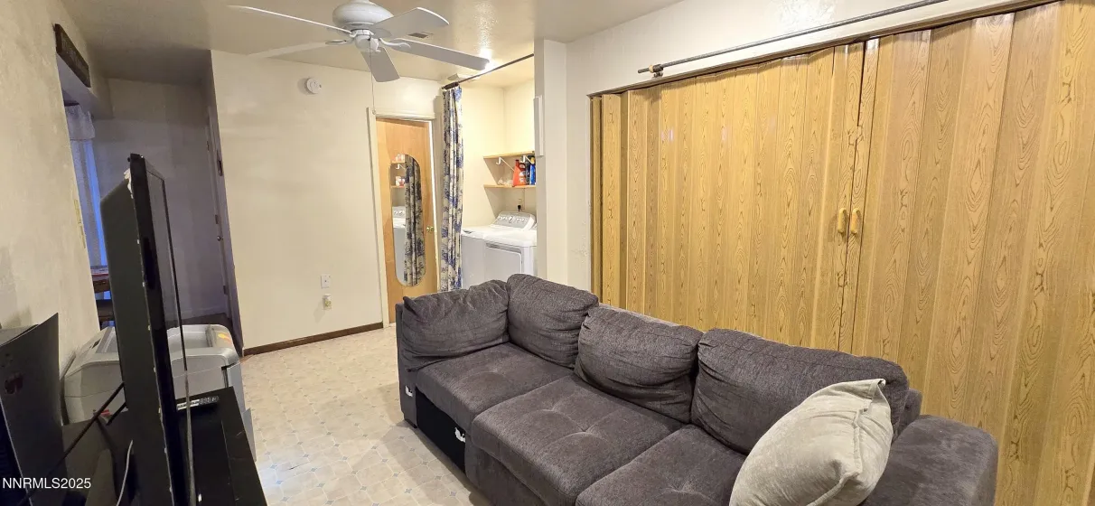 1305 Sbragia, Sparks, Nevada 89431, 3 Bedrooms Bedrooms, ,2 BathroomsBathrooms,Residential,Residential,Sbragia,260000254