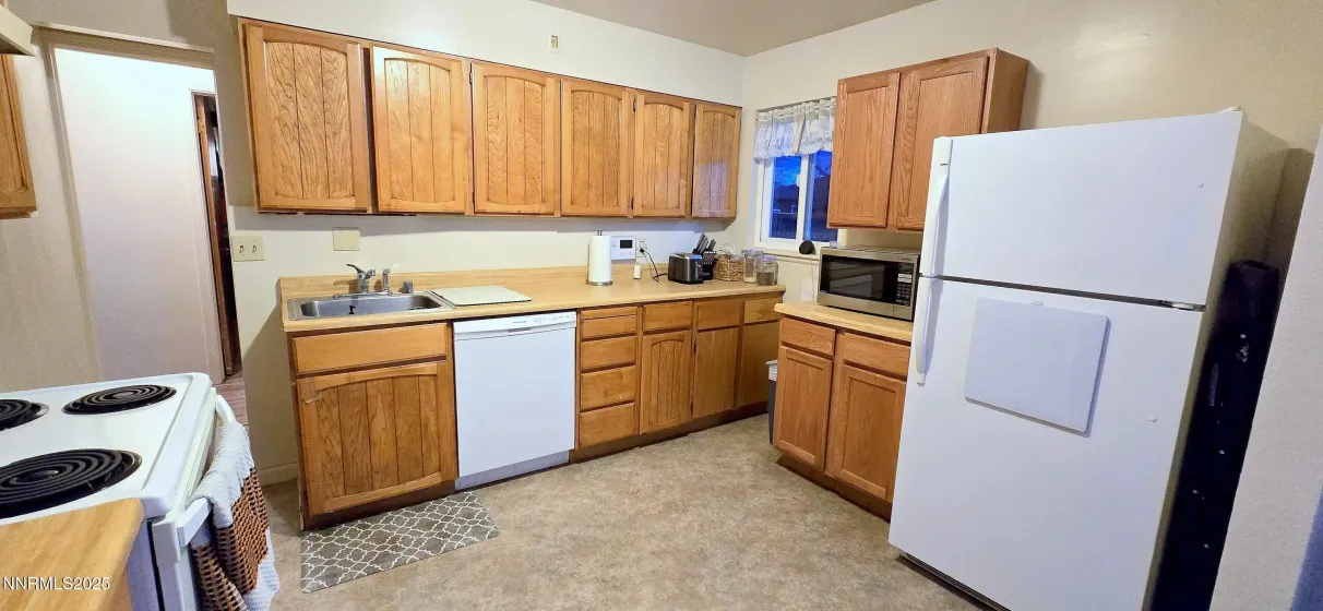 1305 Sbragia, Sparks, Nevada 89431, 3 Bedrooms Bedrooms, ,2 BathroomsBathrooms,Residential,Residential,Sbragia,260000254