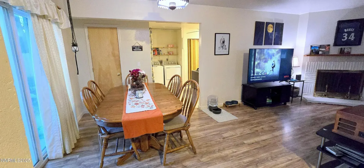 1305 Sbragia, Sparks, Nevada 89431, 3 Bedrooms Bedrooms, ,2 BathroomsBathrooms,Residential,Residential,Sbragia,260000254