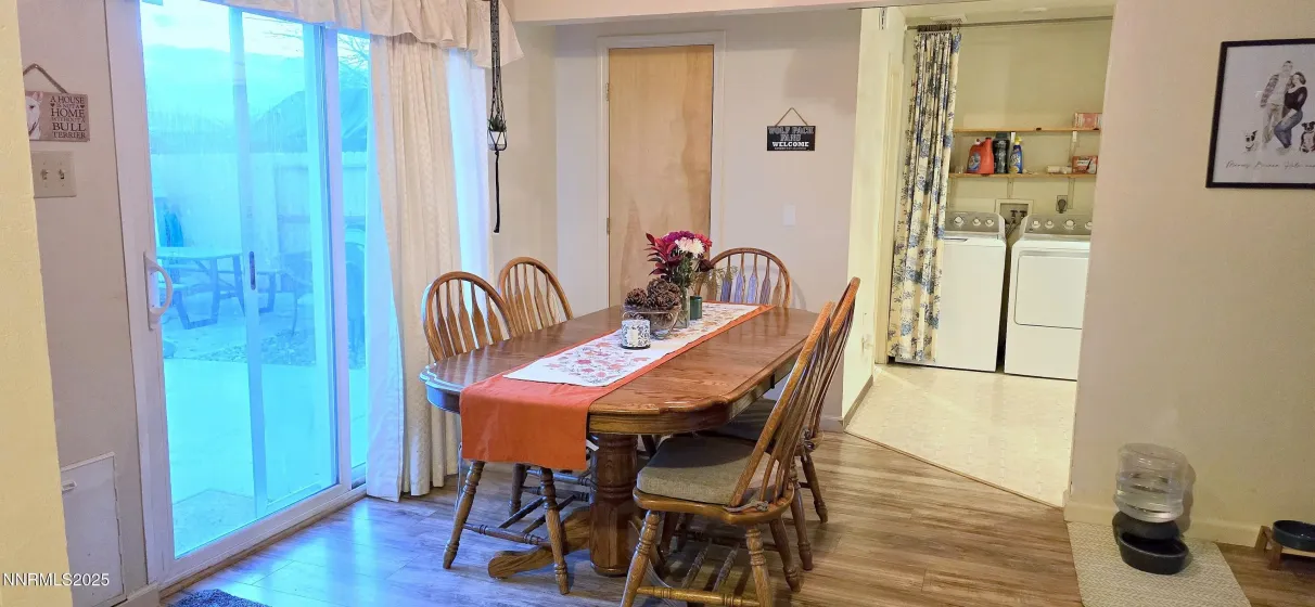 1305 Sbragia, Sparks, Nevada 89431, 3 Bedrooms Bedrooms, ,2 BathroomsBathrooms,Residential,Residential,Sbragia,260000254