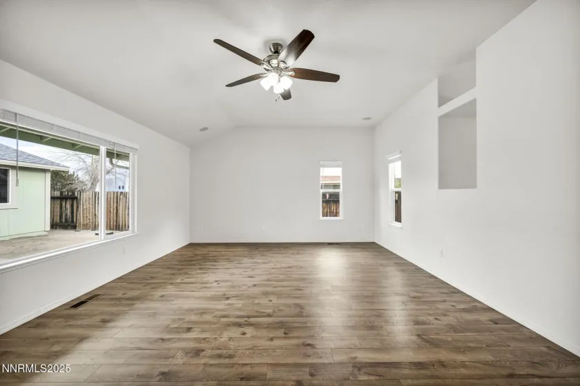 2371 Albatross, Sparks, Nevada 89441, 4 Bedrooms Bedrooms, ,2 BathroomsBathrooms,Residential,Residential,Albatross,260000265