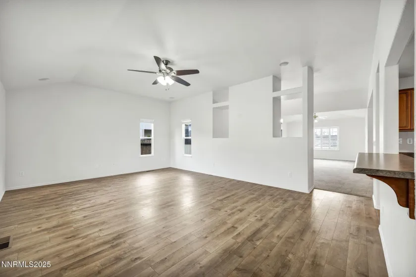 2371 Albatross, Sparks, Nevada 89441, 4 Bedrooms Bedrooms, ,2 BathroomsBathrooms,Residential,Residential,Albatross,260000265