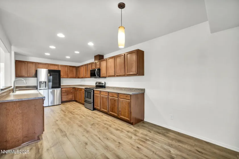 2371 Albatross, Sparks, Nevada 89441, 4 Bedrooms Bedrooms, ,2 BathroomsBathrooms,Residential,Residential,Albatross,260000265