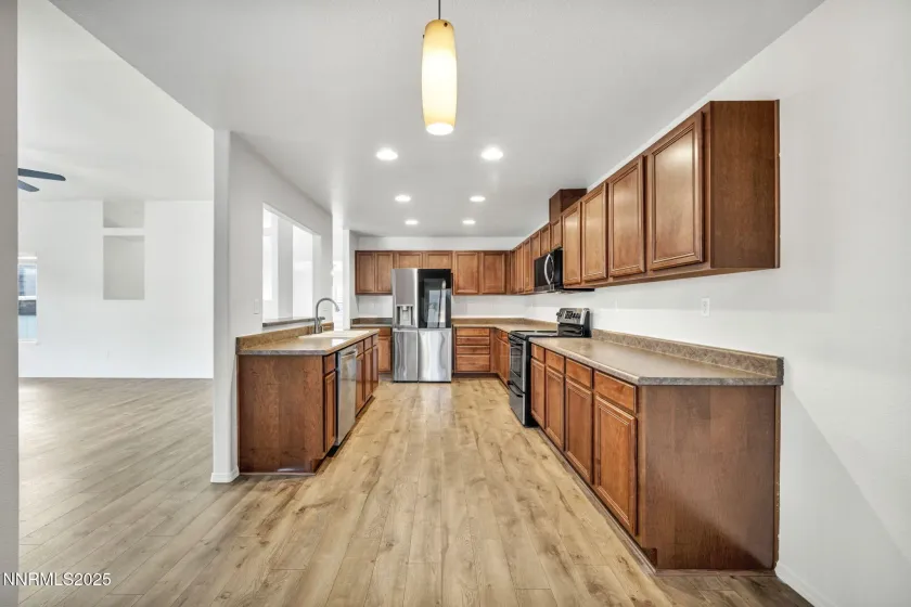 2371 Albatross, Sparks, Nevada 89441, 4 Bedrooms Bedrooms, ,2 BathroomsBathrooms,Residential,Residential,Albatross,260000265