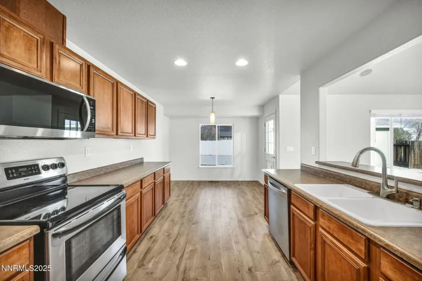 2371 Albatross, Sparks, Nevada 89441, 4 Bedrooms Bedrooms, ,2 BathroomsBathrooms,Residential,Residential,Albatross,260000265