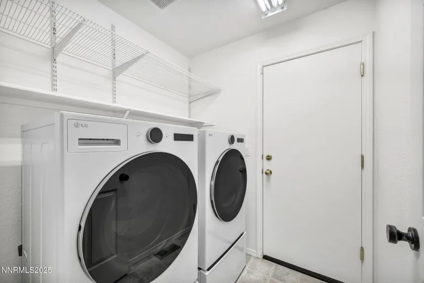 2371 Albatross, Sparks, Nevada 89441, 4 Bedrooms Bedrooms, ,2 BathroomsBathrooms,Residential,Residential,Albatross,260000265