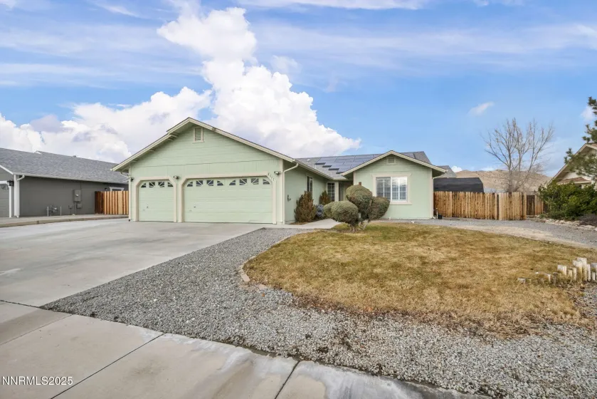 2371 Albatross, Sparks, Nevada 89441, 4 Bedrooms Bedrooms, ,2 BathroomsBathrooms,Residential,Residential,Albatross,260000265