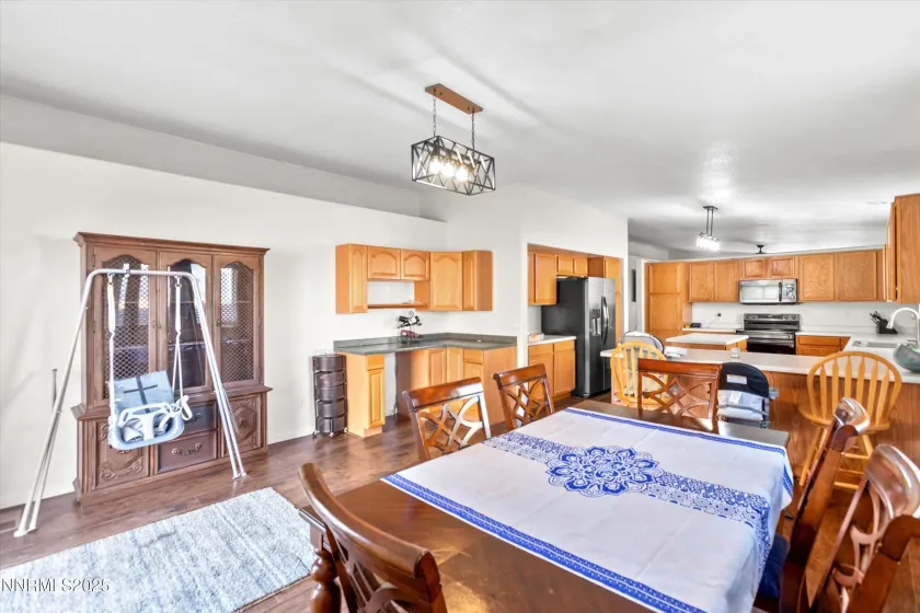 7351 Rubens, Sun Valley, Nevada 89433, 3 Bedrooms Bedrooms, ,2 BathroomsBathrooms,Residential,Residential,Rubens,260000271