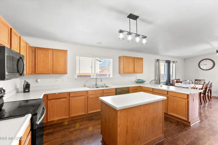 7351 Rubens, Sun Valley, Nevada 89433, 3 Bedrooms Bedrooms, ,2 BathroomsBathrooms,Residential,Residential,Rubens,260000271