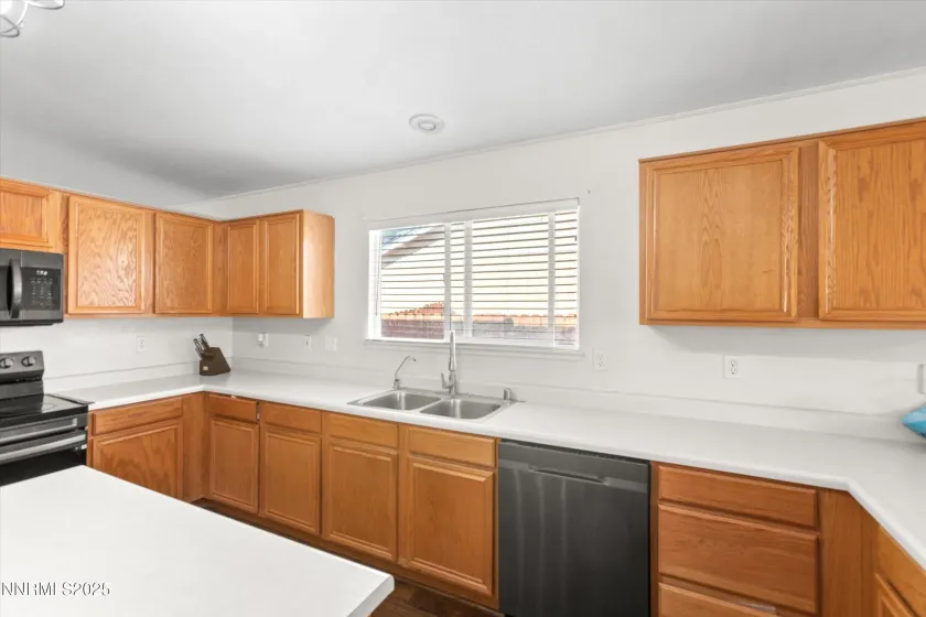 7351 Rubens, Sun Valley, Nevada 89433, 3 Bedrooms Bedrooms, ,2 BathroomsBathrooms,Residential,Residential,Rubens,260000271