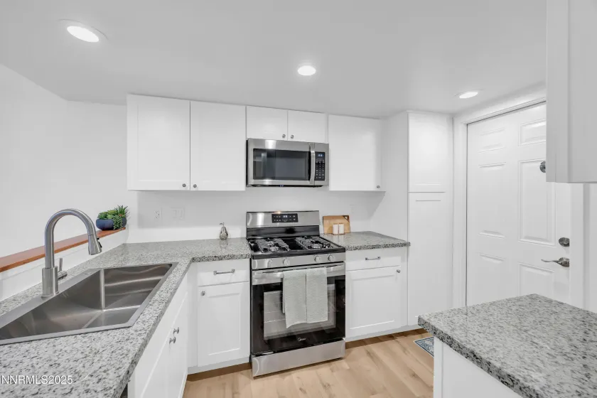 1690 Chatterley, Sparks, Nevada 89434, 3 Bedrooms Bedrooms, ,3 BathroomsBathrooms,Residential,Residential,Chatterley,260000278