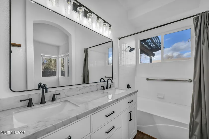 9638 Thunder Mountain, Reno, Nevada 89521, 4 Bedrooms Bedrooms, ,2 BathroomsBathrooms,Residential,Residential,Thunder Mountain,260000291