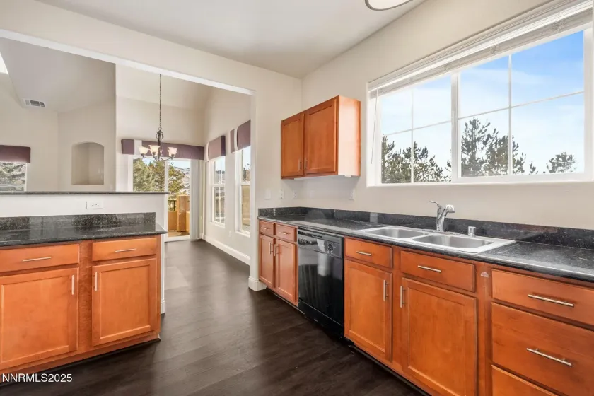 1325 Meadows, Reno, Nevada 89521, 2 Bedrooms Bedrooms, ,2 BathroomsBathrooms,Residential,Residential,Meadows,260000292