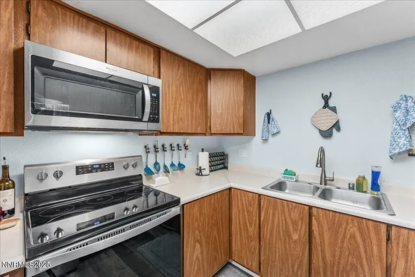 63 Vista Rafael, Reno, Nevada 89503, 2 Bedrooms Bedrooms, ,1 BathroomBathrooms,Residential,Residential,Vista Rafael,260000294